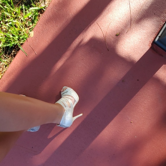 Sparkly HEELS - Picture 3 of 4